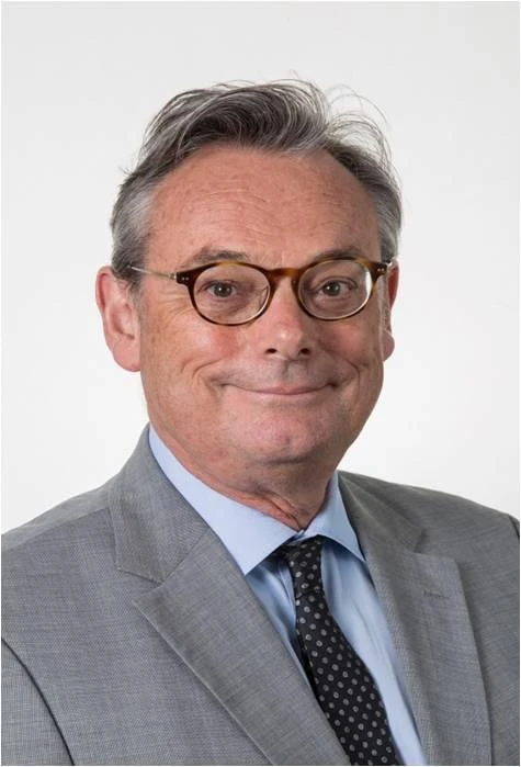 芮捷锐博士Geoff Raby肖像